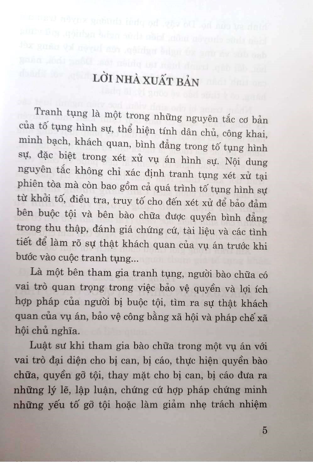 Cẩm nang hướng dẫn thực hành đại diện tranh tụng trong vụ án hình sự