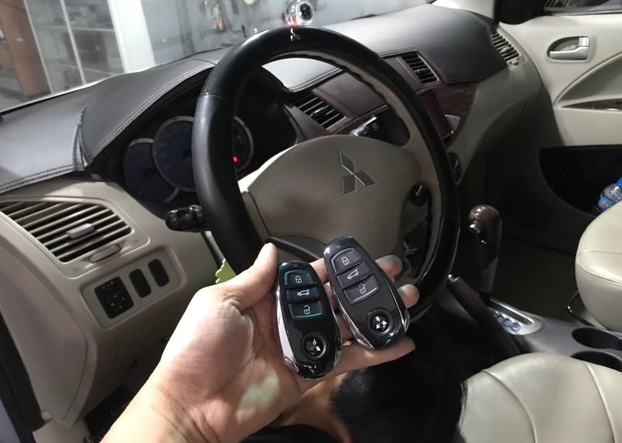 Bộ chìa khóa thông minh START-STOP điều khiển từ xa dành cho xe Mitsubishi OVI-EF028