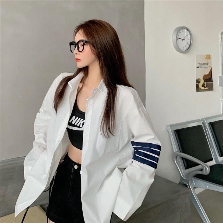 Áo sơ mi trắng nữ khoác ngoài phong cách hàn quốc dáng dài trùm mông form rộng họa tiết tay sọc