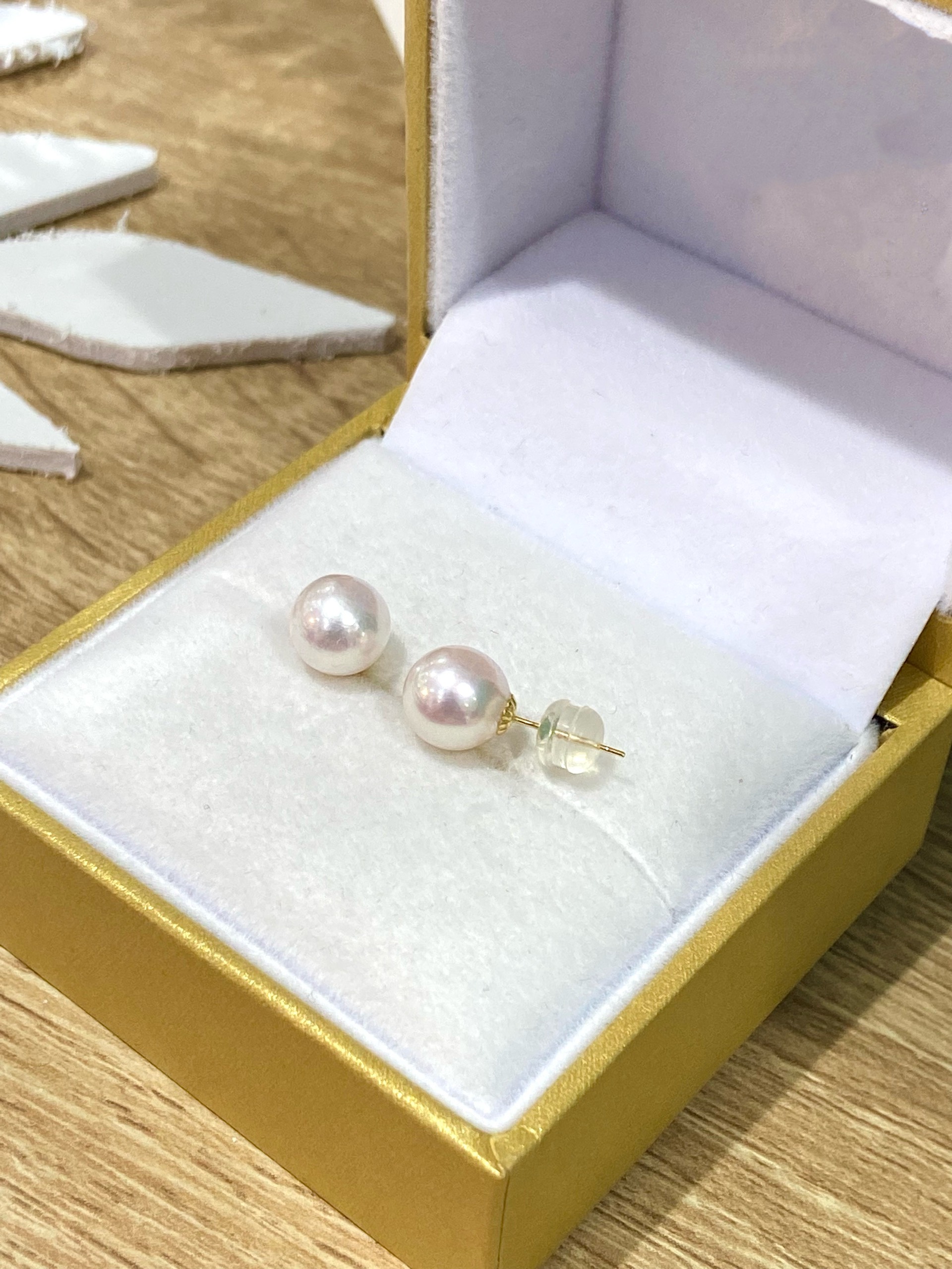 Bông Tai Đính Ngọc Trai Nước Mặn Akoya, Chuôi Vàng Ý 18K - MOON Jewelry