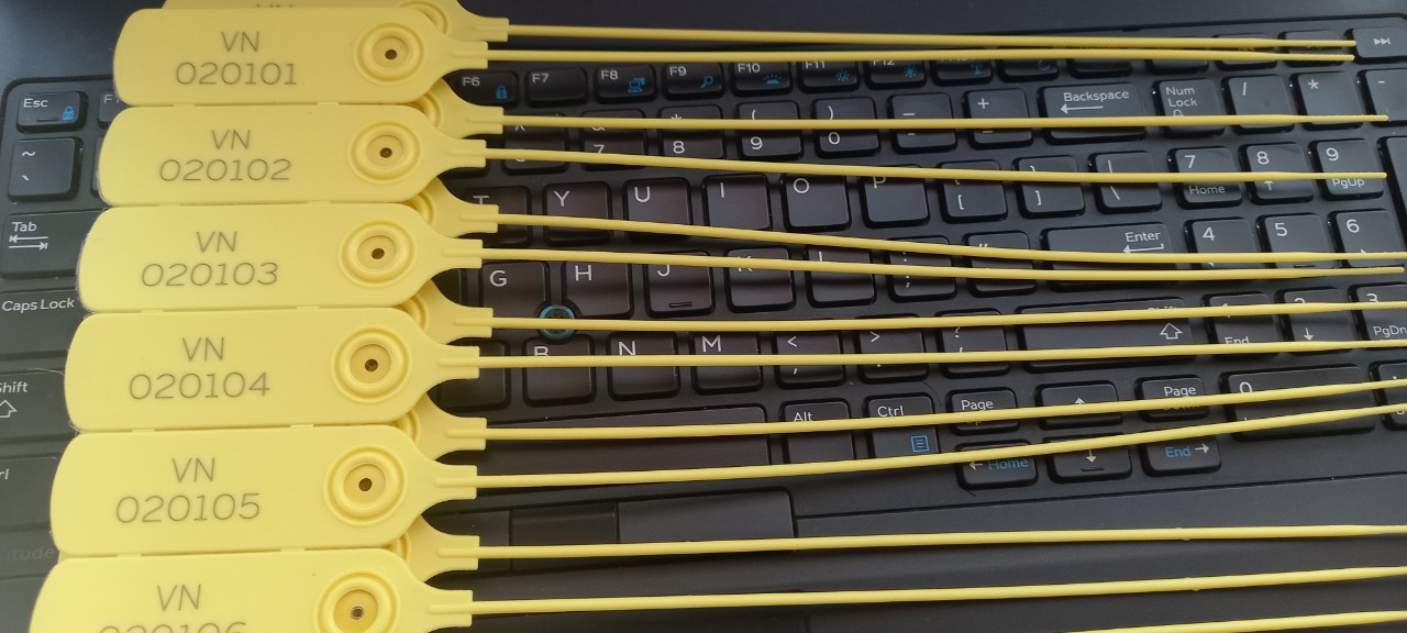 Niêm phong xe bồn bê tông, kẹp chì niêm phong. 100 chiếc seal nhựa khoá kim loại dài 30cm