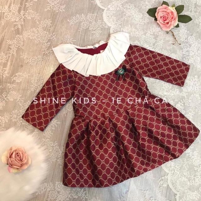 Váy đuôi cá cổ bèo trắng