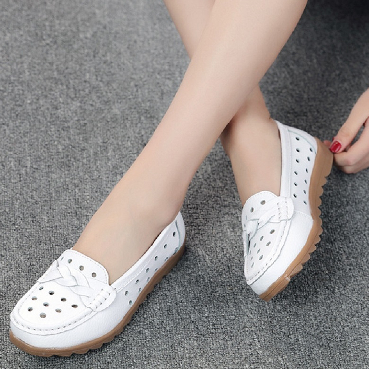 Ladies flat hollowed loafers non-slip soft bottom breathable beanie shoes