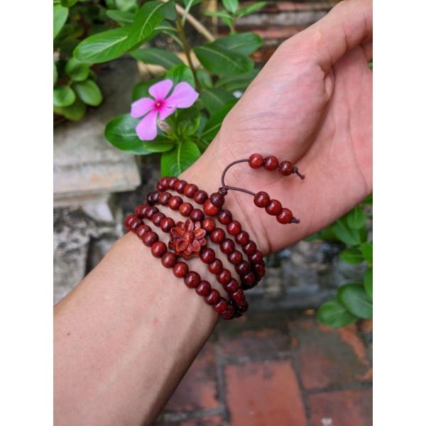 Vòng tay nữ gỗ hương chuỗi hạt 108 cỡ 6ly charm mix hoa sen hợp người trầm tính