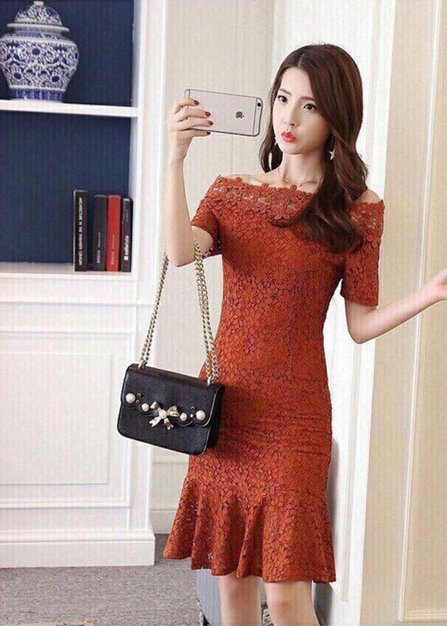 Đầm Ren Trễ Vai Đuôi Cá