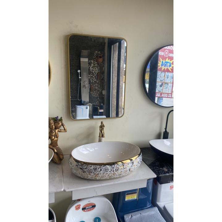 Chậu lavabo đặt bàn quả trứng hoa văn vàng