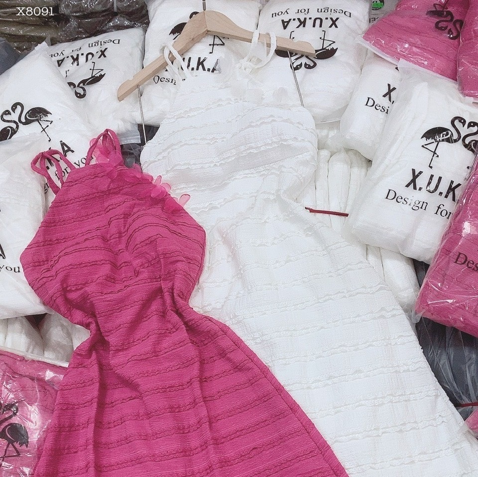 ĐẦM DÀI 2 DÂY CỔ YẾM MIDI SUÔNG TRƠN HỒNG BARBIE ÔM BODY MIDITRẮNG MAXI DẠO PHỐ ĐI TIỆC ĐI CHƠI ĐI BIỂN