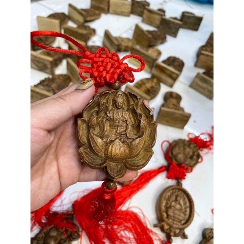 Tượng Phật Trầm Hương Quan Âm Toạ Đài Sen treo oto