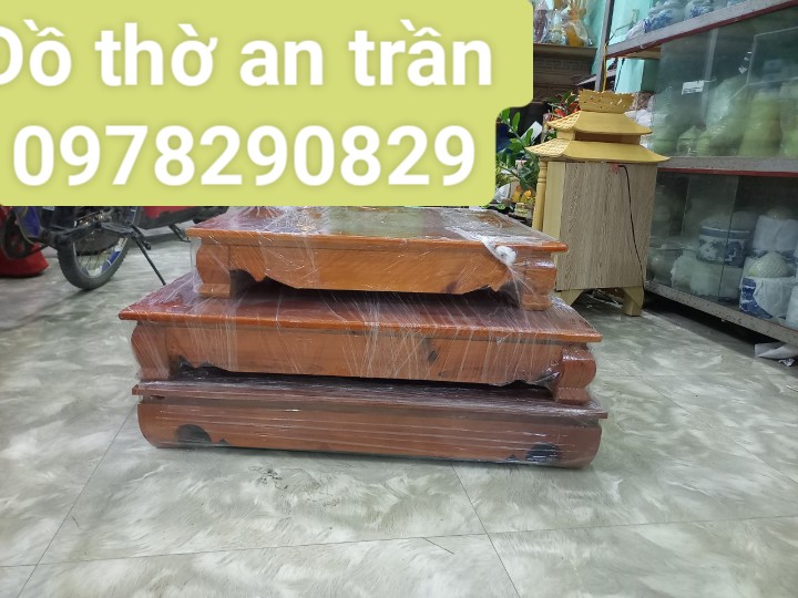 Bàn kê, kệ kê bàn thờ thần tài thổ địa gỗ pơ mu 69 x 69 cm