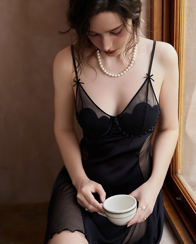 Váy Ngủ Lụa Phối Ren Cá Tính