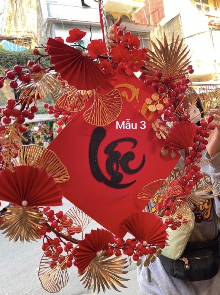 Vòng hoa, mẹt hoa, quạt hoa treo – Nhiều mẫu mã – Đường kính từ 30 đến 40 cm – Cây giả, hoa lụa decor trang trí Tết – Vòng treo phong thuỷ, hút tài lộc