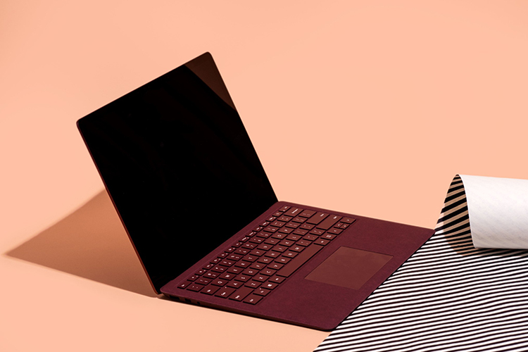 Microsoft Surface Laptop Core i5 / Win10 S 13.5 inch 8GB RAM (Đỏ) - Hàng Nhập Khẩu