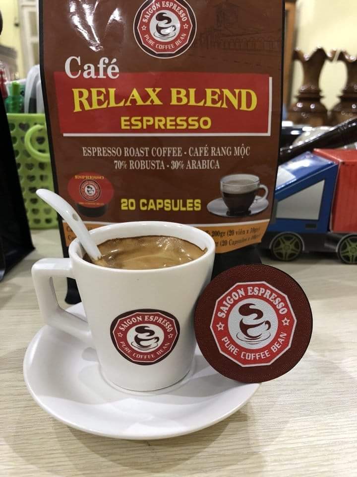 Cà phê viên nén Relax Blend - Saigon Espresso, Loại Viên nén lớn = 10g/viên (1 hộp 50 viên; KLT : 500g/hộp). Viên nén café tương thích với máy Lavazza Blue, cho ra 1 ly cà phê Epresso chất lượng, thơm ngon, vị đậm đà, lớp crema dày .