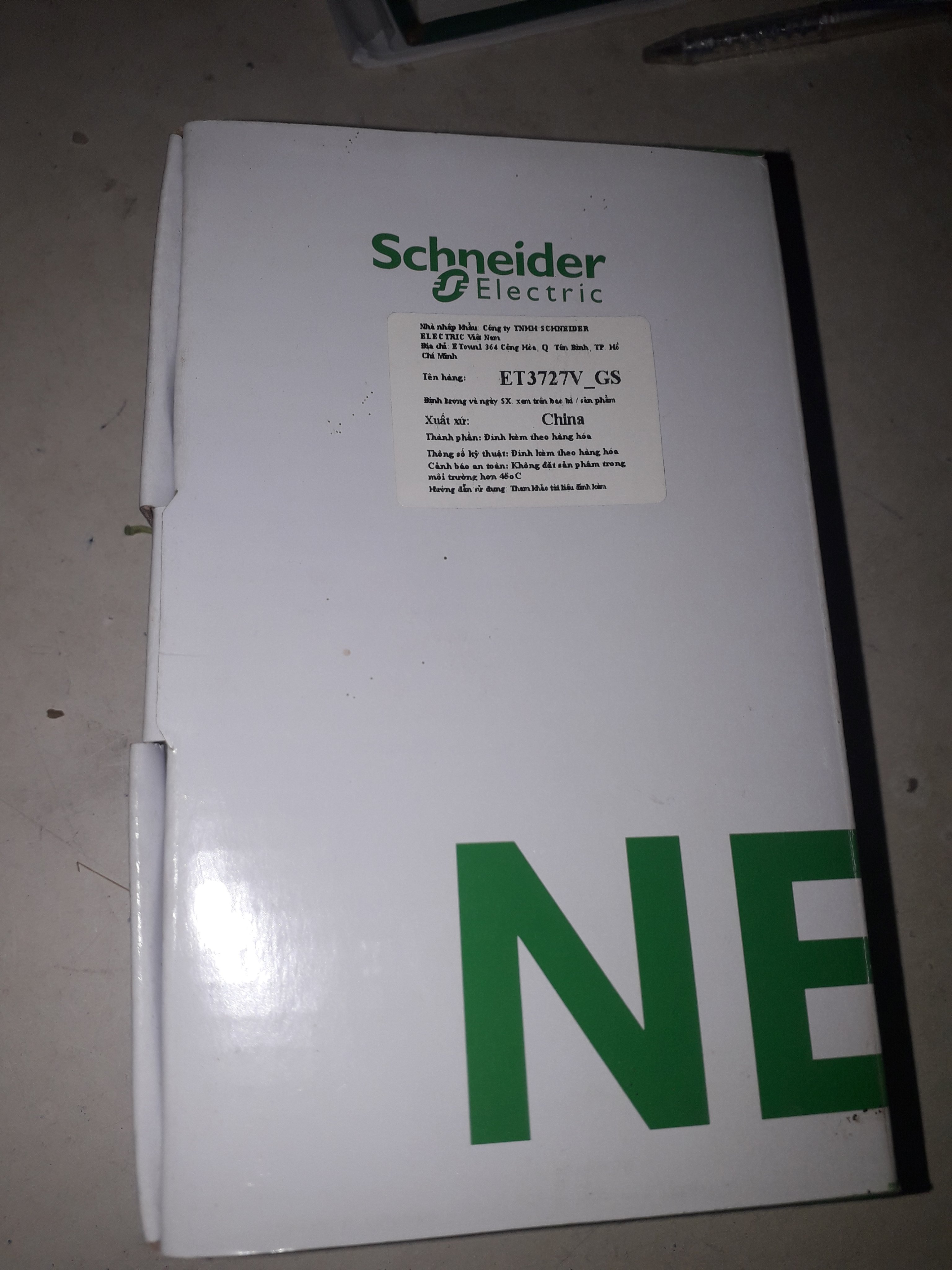 ET3727V GS Schneider Ổ cắm cạo râu 110/220 Vac | Chính hãng |