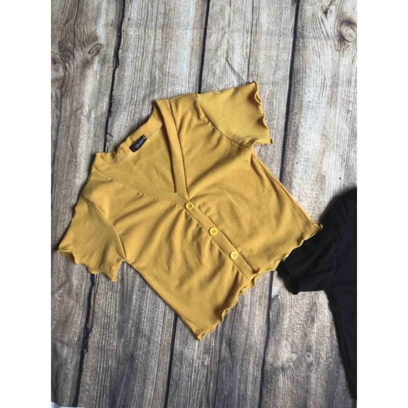 Áo croptop 3 cúc cuốn biên như hình