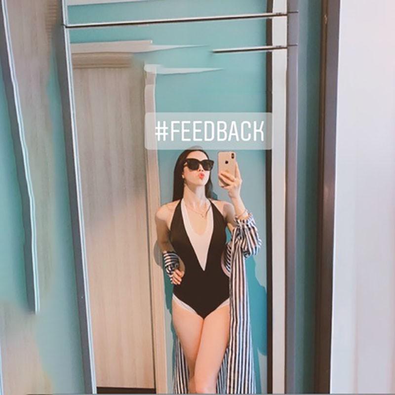 Bikini Đồ Bơi Một Mảnh Thần Liền Lệch Vai Gợi Cảm Màu Đen Ôm Dáng Khoen Cổ Sang ChảnhLM011