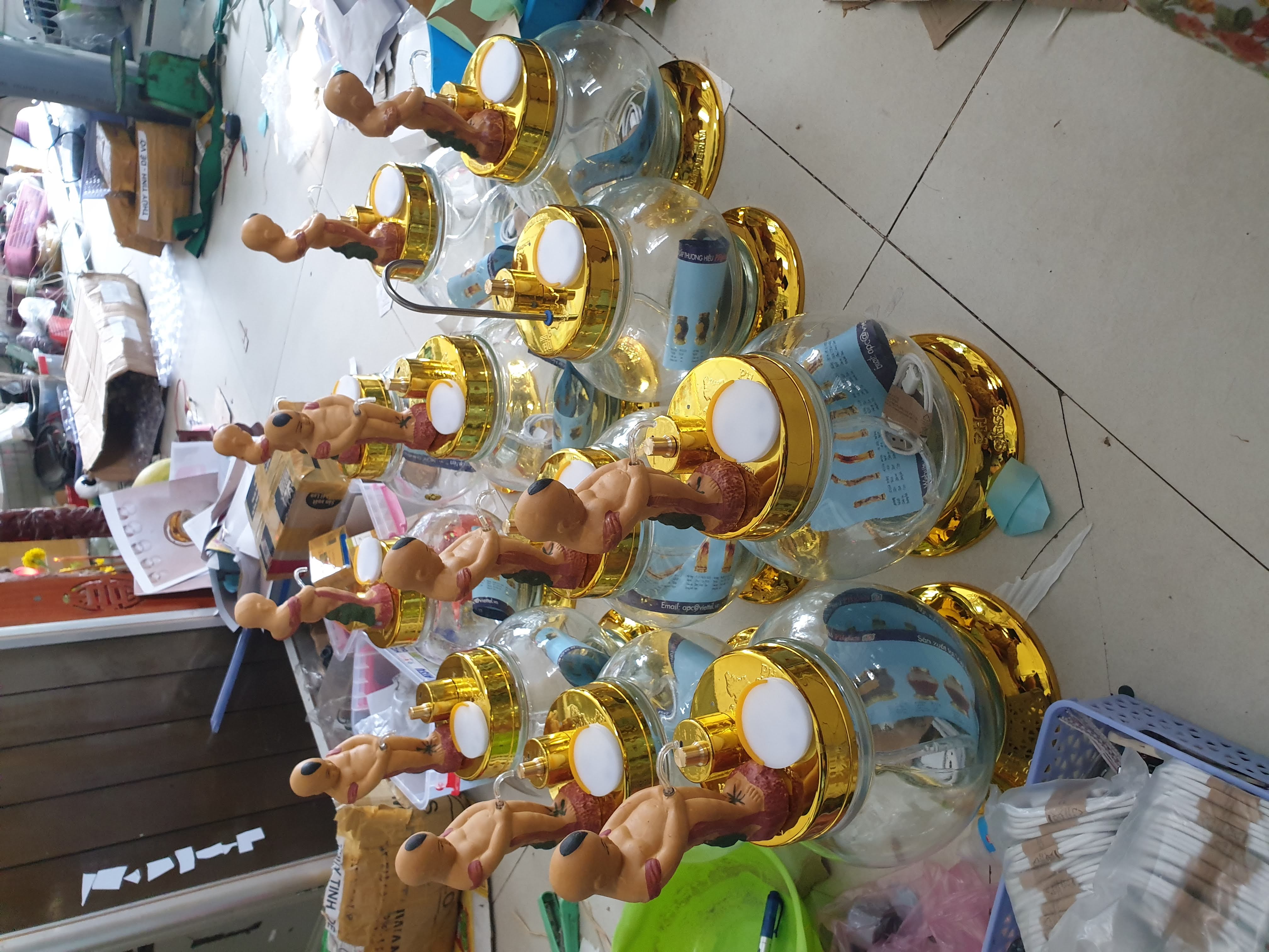 Bình Rót R.ượ.u Tự Động Tiểu Đồng Tử - chú tiểu Thủy Tinh cao Cấp 2.7 lít