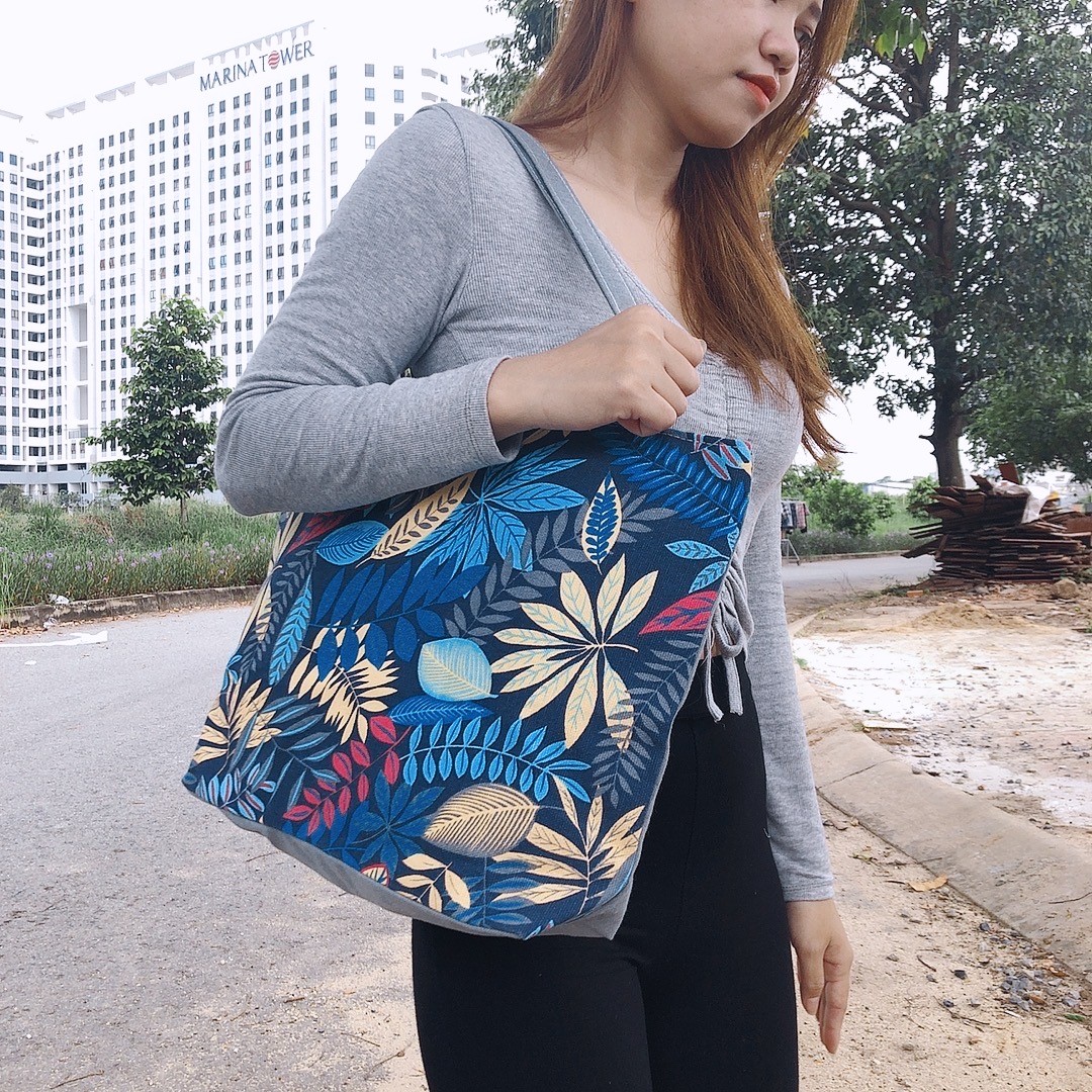 Túi xách vải bố canvas, thiết kế thời trang in hình họa tiết, đựng được giấy tờ A4