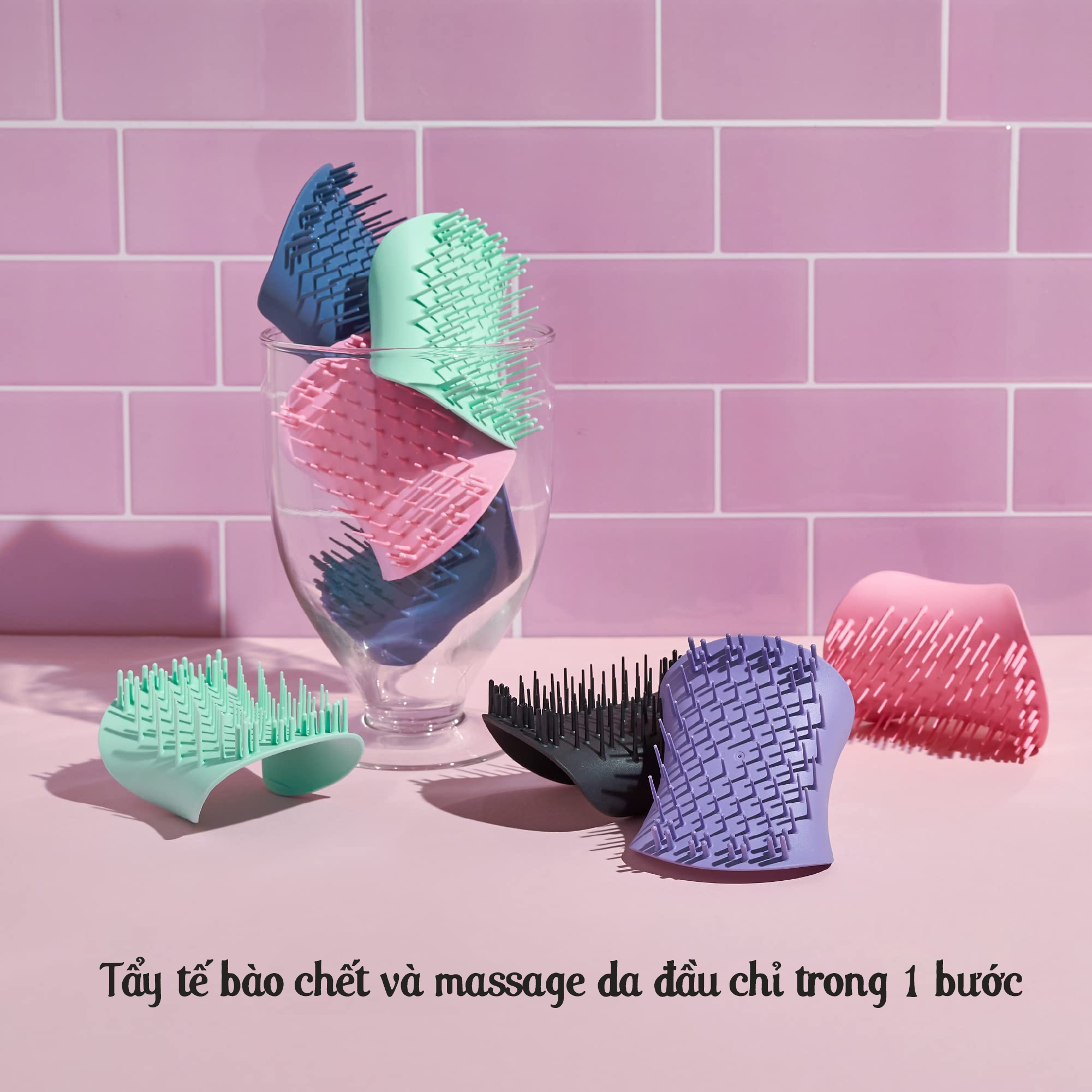 Lược tẩy tế bào chết và massage da đầu Tangle Teezer The Scalp Exfoliator &amp; Massager (Bill Anh)