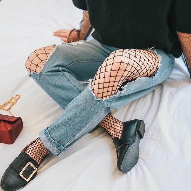 Quần tất lưới loại lỗ lưới vừa
