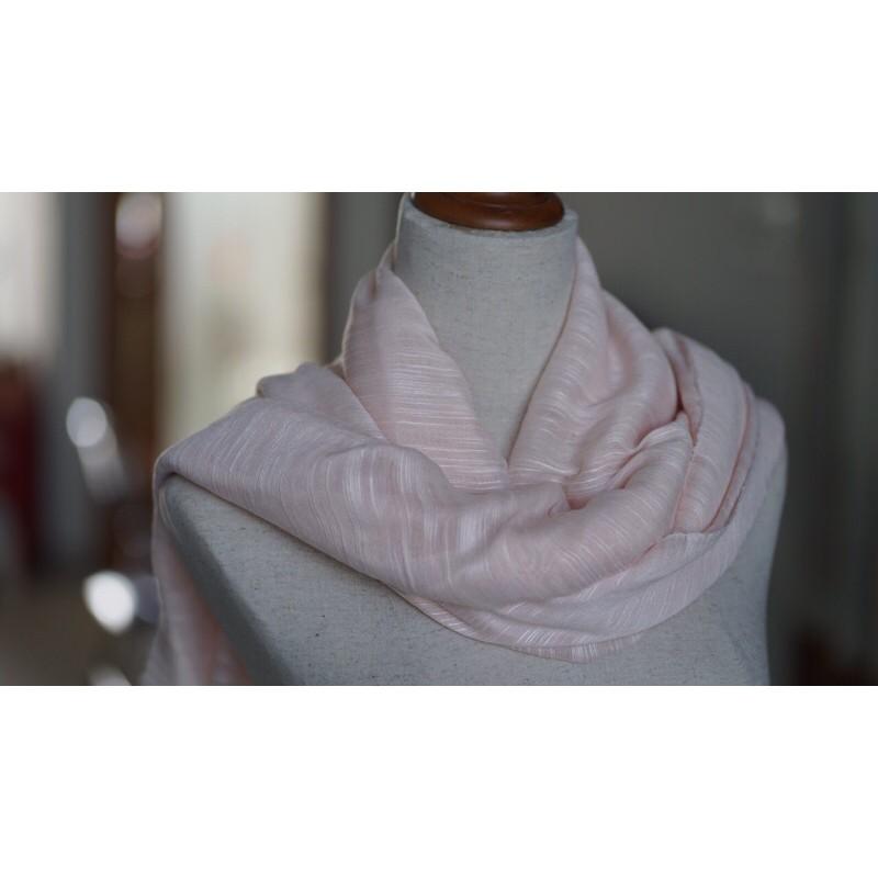 Khăn lụa, Khăn tơ tằm dệt tại Việt Nam, nhuộm màu An toàn, thương hiệu Óng silk, Mã K146a