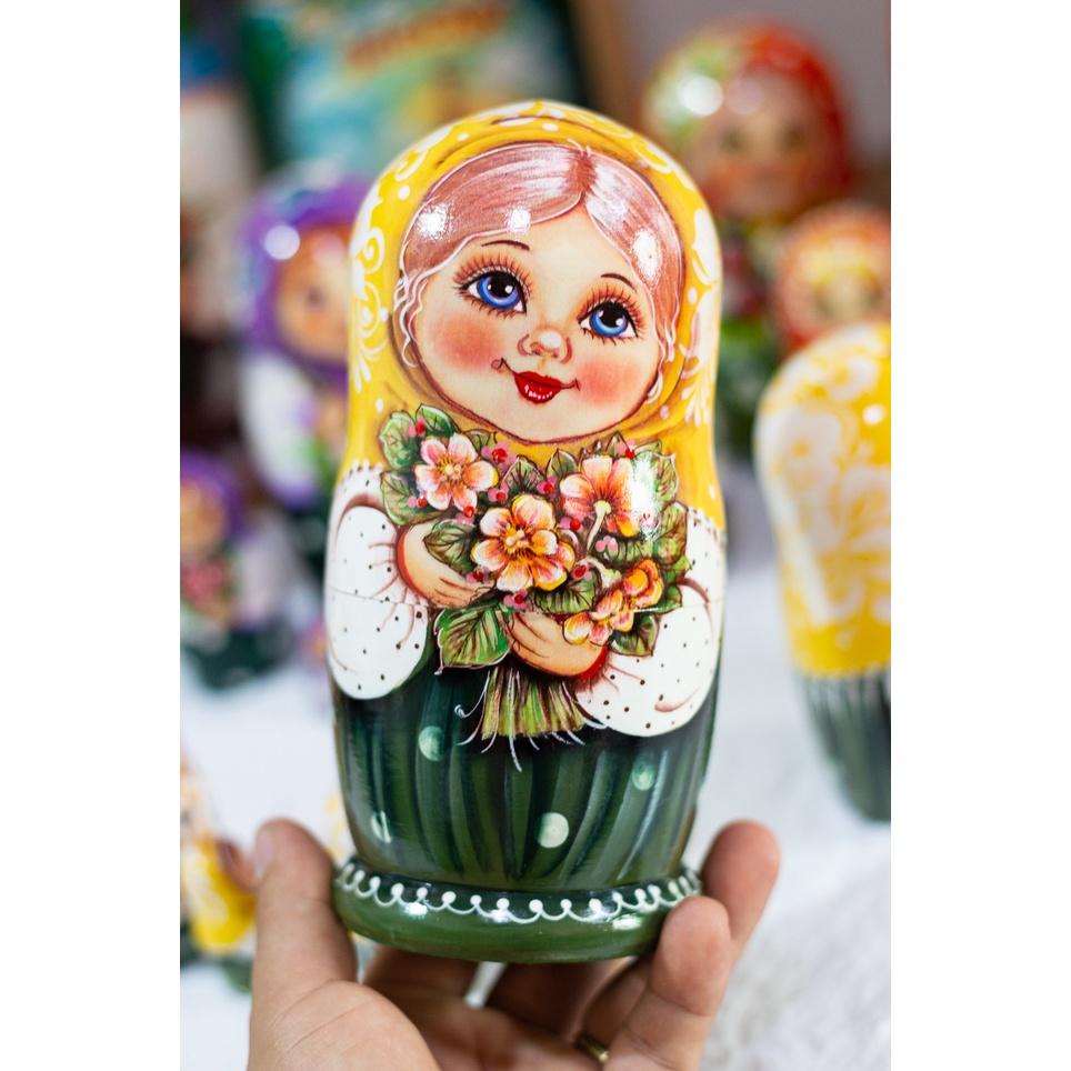 BỘ BÚP BÊ NGA MATRYOSHKA 5 LỚP 18CM "MISA ÔM HOA VÀNG" CỰC ĐẸP VÀ DỄ THƯƠNG