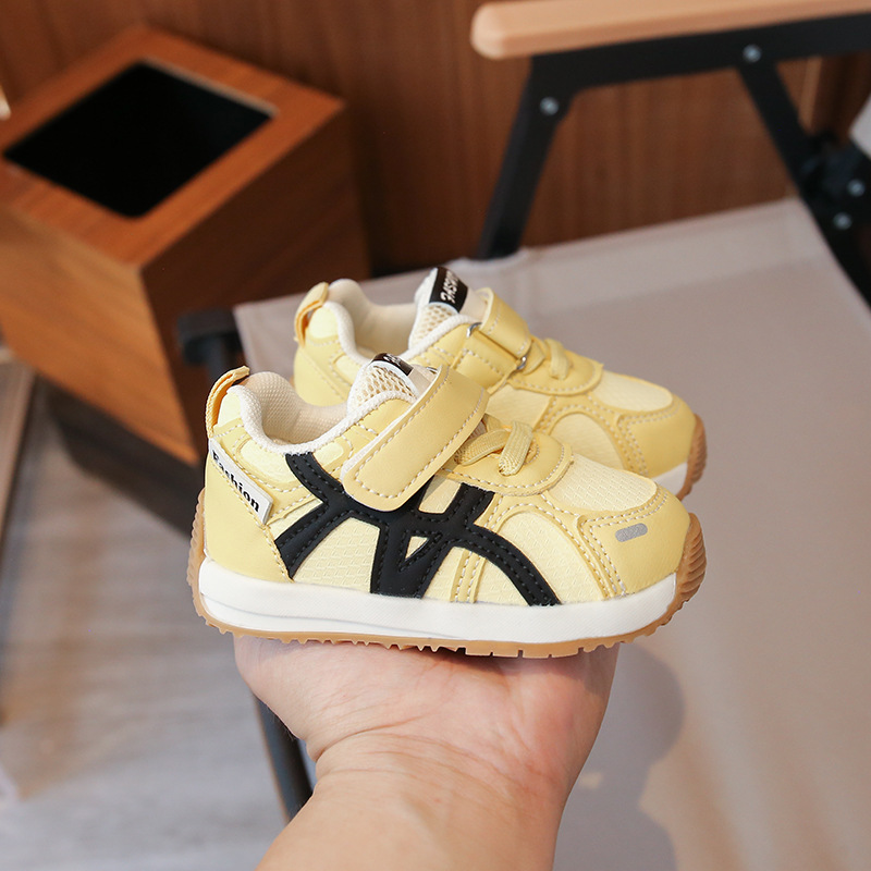 Giày thể thao cho bé phong cách dễ thương – GTE9177