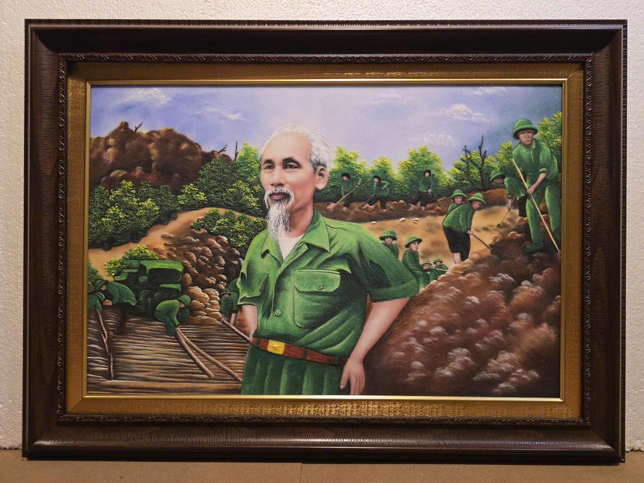 TRANH ĐÁ TỰ NHIÊN, BÁC HỒ CÙNG BỘ ĐỘI CÔNG BINH ĐI MỞ ĐƯỜNG