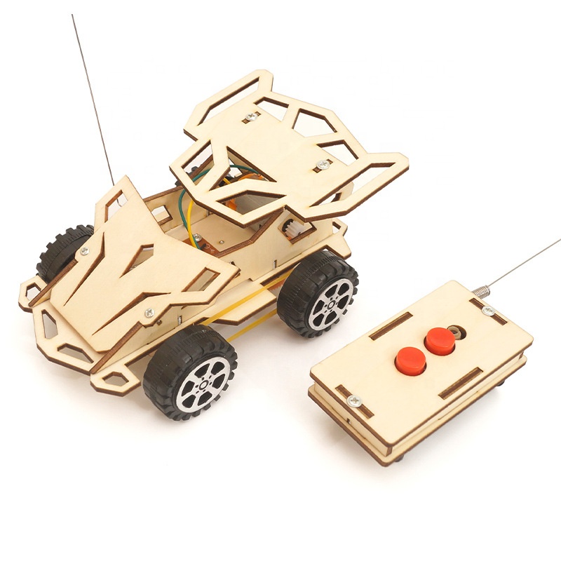 Mô hình gỗ : Wireless remote control four-wheel car