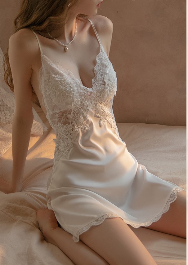 Váy ngủ sexy gợi cảm đồ ngủ dây lưng chéo có khoá tuỳ chỉnh có mút lót ngực - chất lụa satin mềm mịn phối ren_DN02