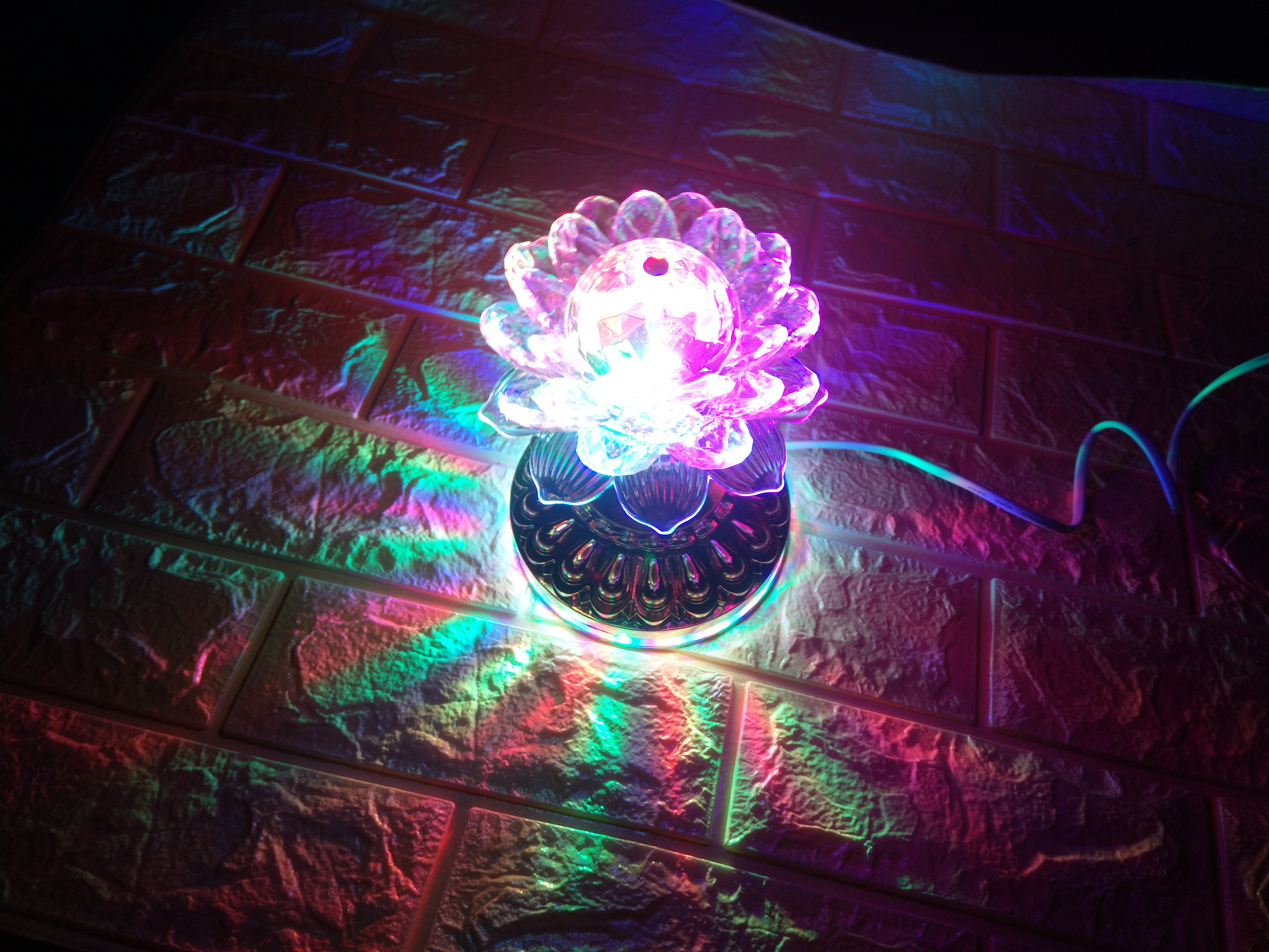 Đèn LED hoa sen để bàn thờ tổ tiên, phát sáng nhiều màu KM-M2003