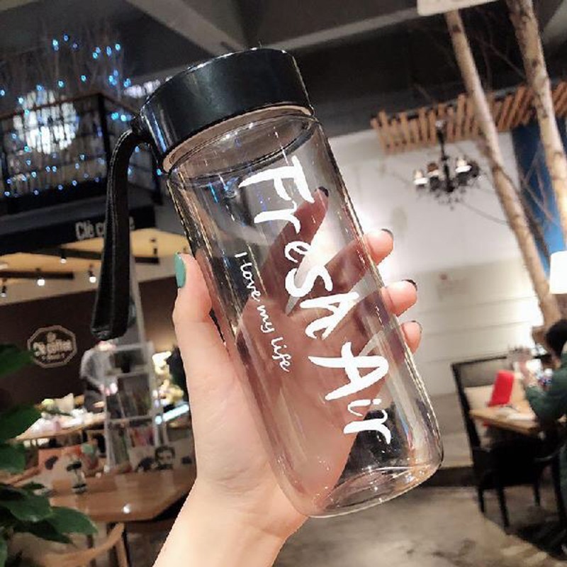 Bình nước cá nhân thời tràng thể thao chất liệu nhựa nắp vặn dây đeo 600ml