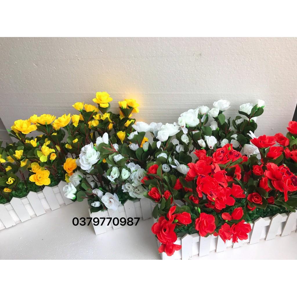 Chậu hoa giả trang trí – Nhiều mẫu mã – Chậu hàng rào cắm sẵn cây giả, hoa lụa decor – Rộng 10 cm – Dài từ 30 đến 50 cm – Cao từ 15 đến 30 cm