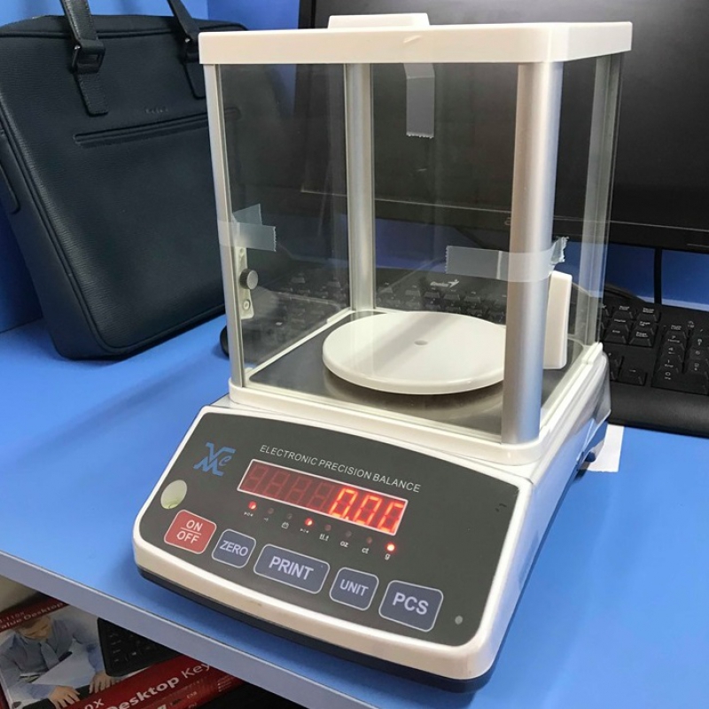 Cân điện tử 300g, d = 0.01g