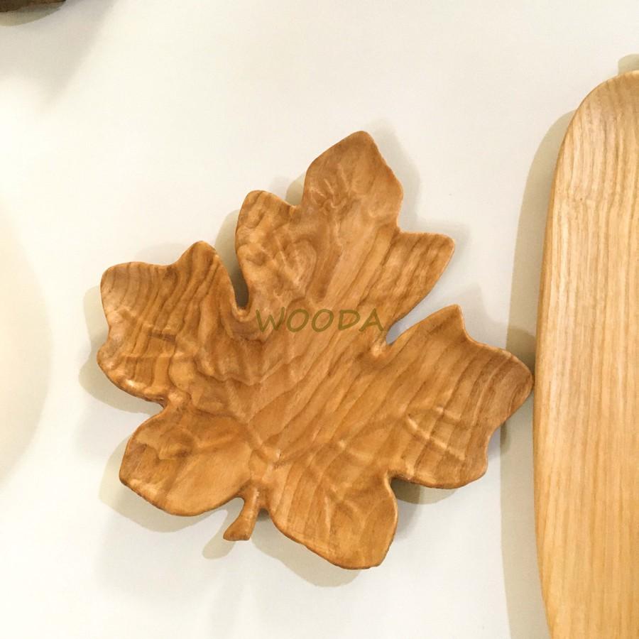 Khay Gỗ Hình Lá Phong - Khay Gỗ Tần Bì Đựng Thức Ăn - Size 24x24cm