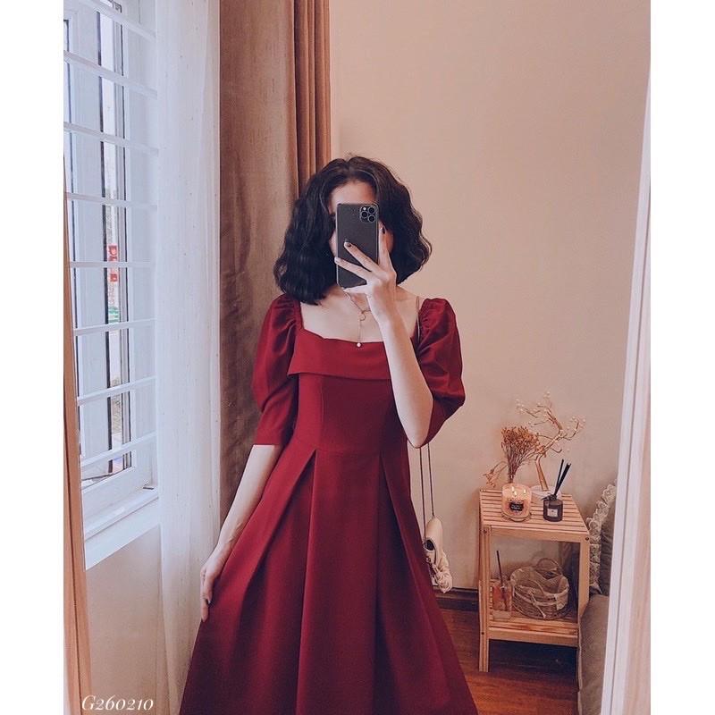 Váy cổ hộp cho con ti