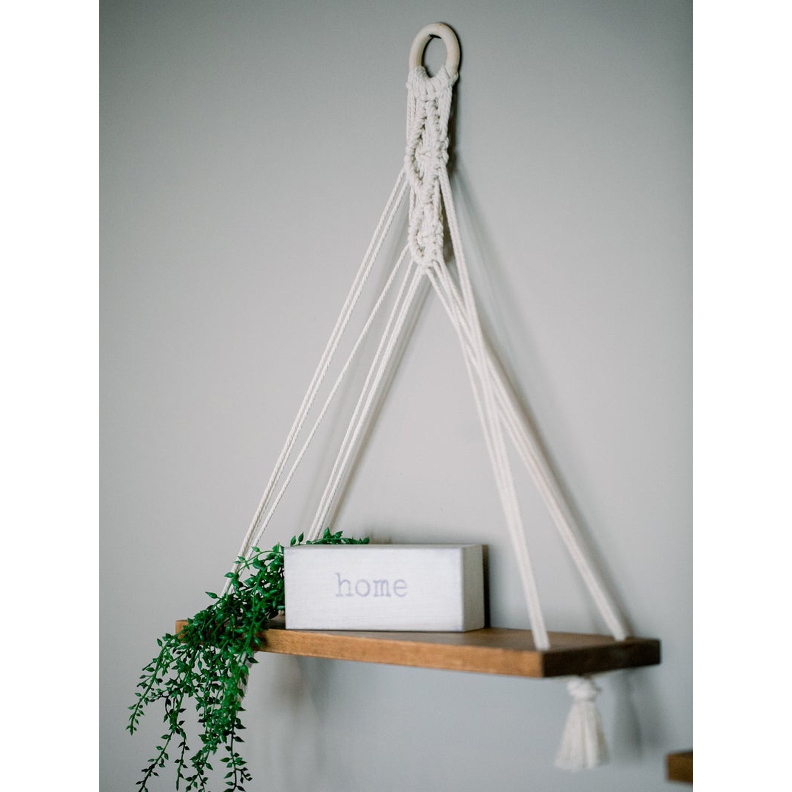 Kệ gỗ thông trang trí treo tường. Màu Nâu. KT 40x15cm. KG24321
