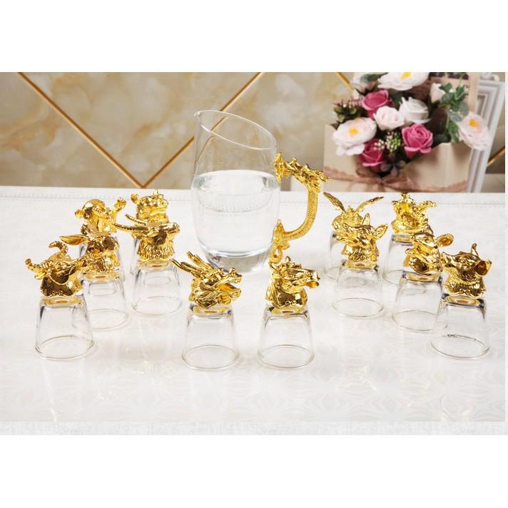 Bộ ly tân cổ điển BBL2 với họa tiết 12 con giáp mạ vàng, thiết kế tinh xảo, cực kỳ sang trọng.