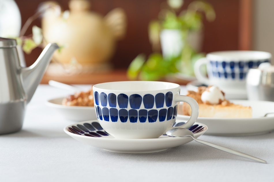 Cốc sứ Tuokio Iittala, họa tiết xanh cobalt