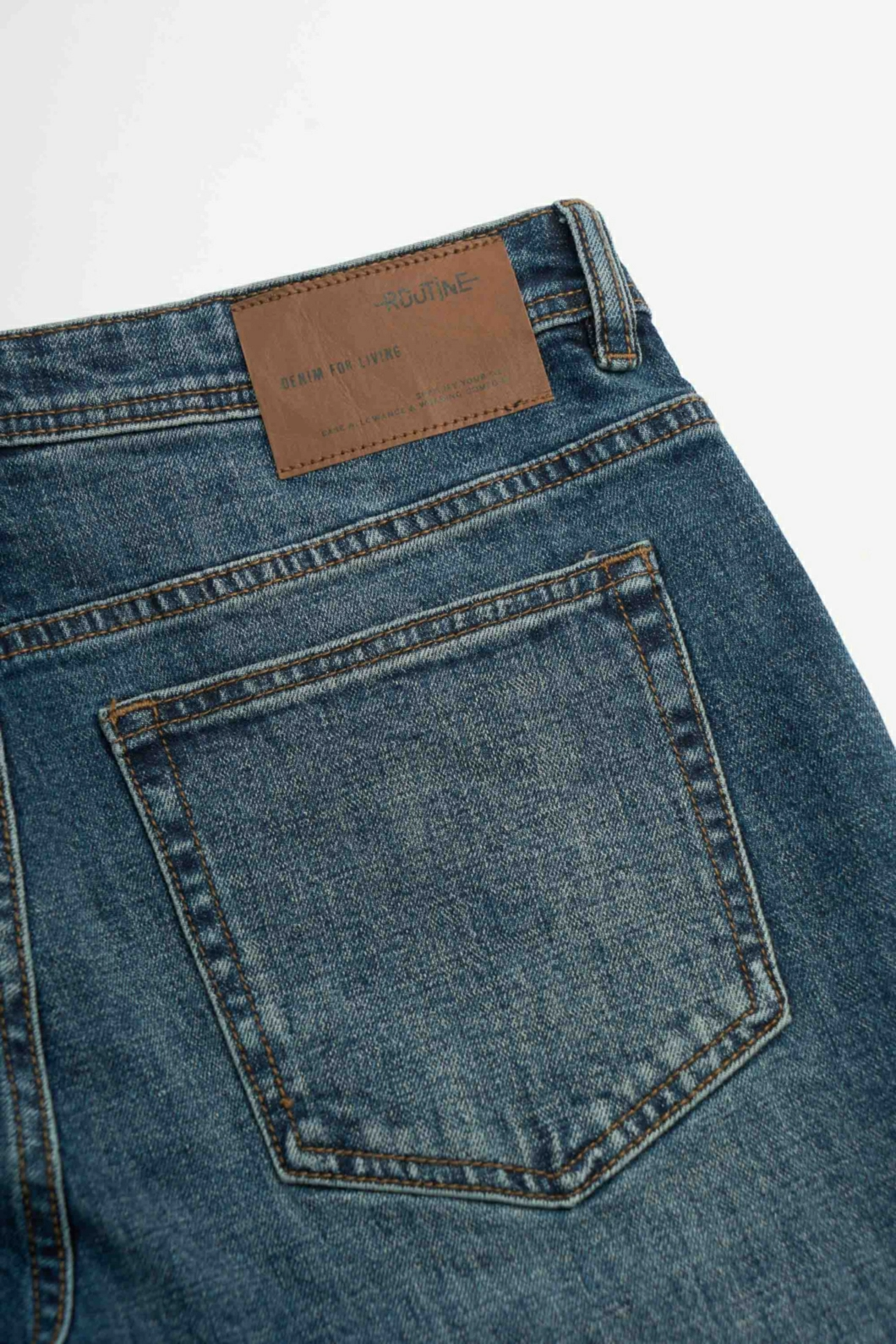 Quần Jean Nam ROUTINE Ống Ôm Túi Đắp Trơn Form Slim màu Xanh đậm - 10S24DPA006 | LASTORE MENSWEAR