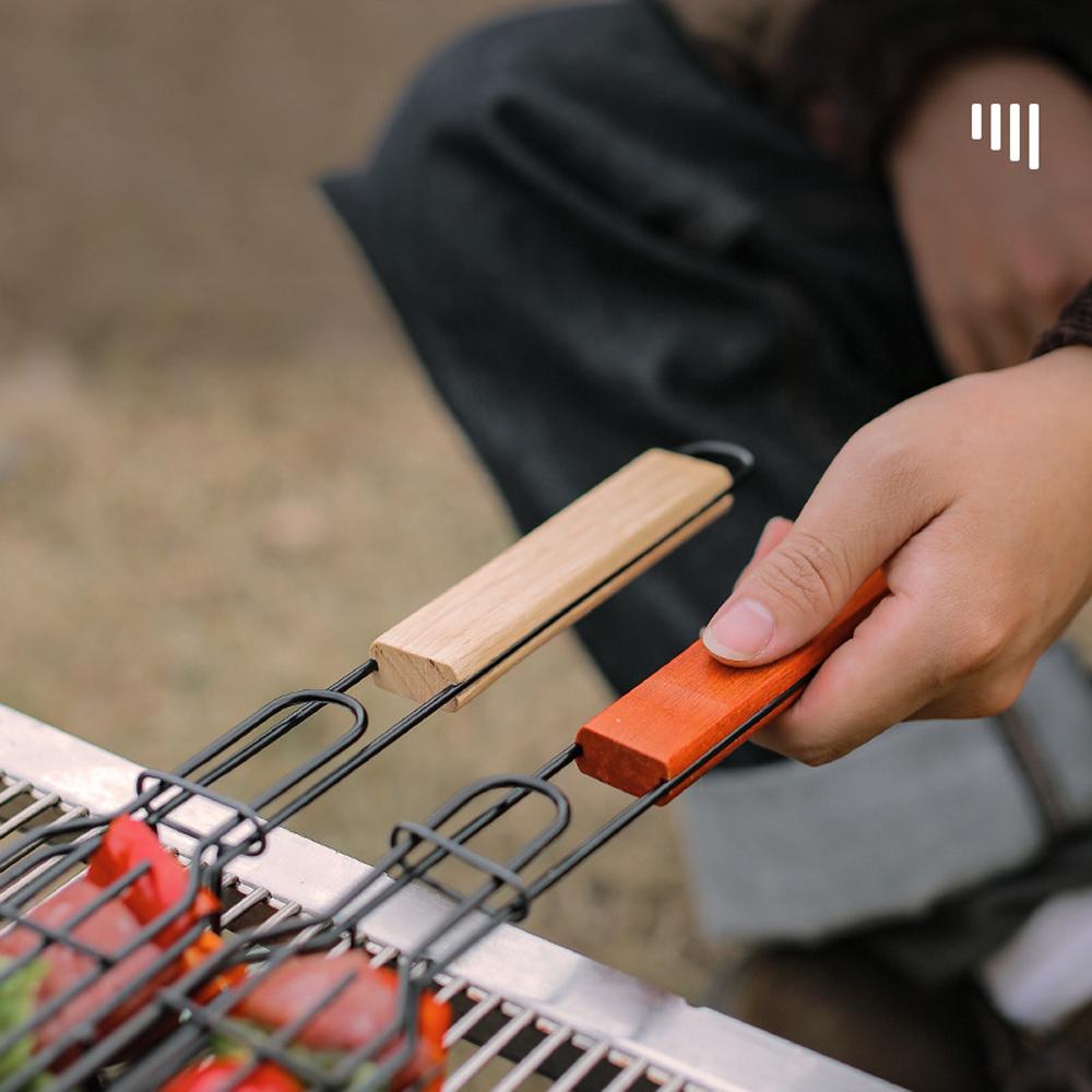 Camping BBQ Grilling Basket Charcoal Grill Outdoor Grill Tool Picnic Portable Wood Handle Roasting Meat Accessories