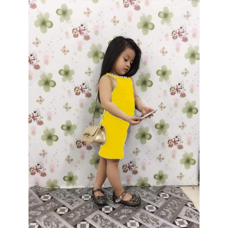 Đầm body hở lưng, sành điệu dành cho bé gái