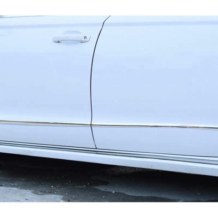 Cuộn nẹp chrome bạc sẵn keo 3m bóc dính phù hợp trang trí nội thất nhà cửa và xe hơi