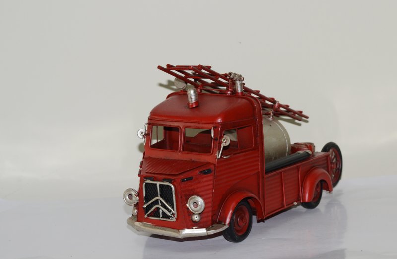 Mô hình xe cứu hỏa kim loại trưng bày/ Metal fire truck Handmade Decoration (1904D-1656)