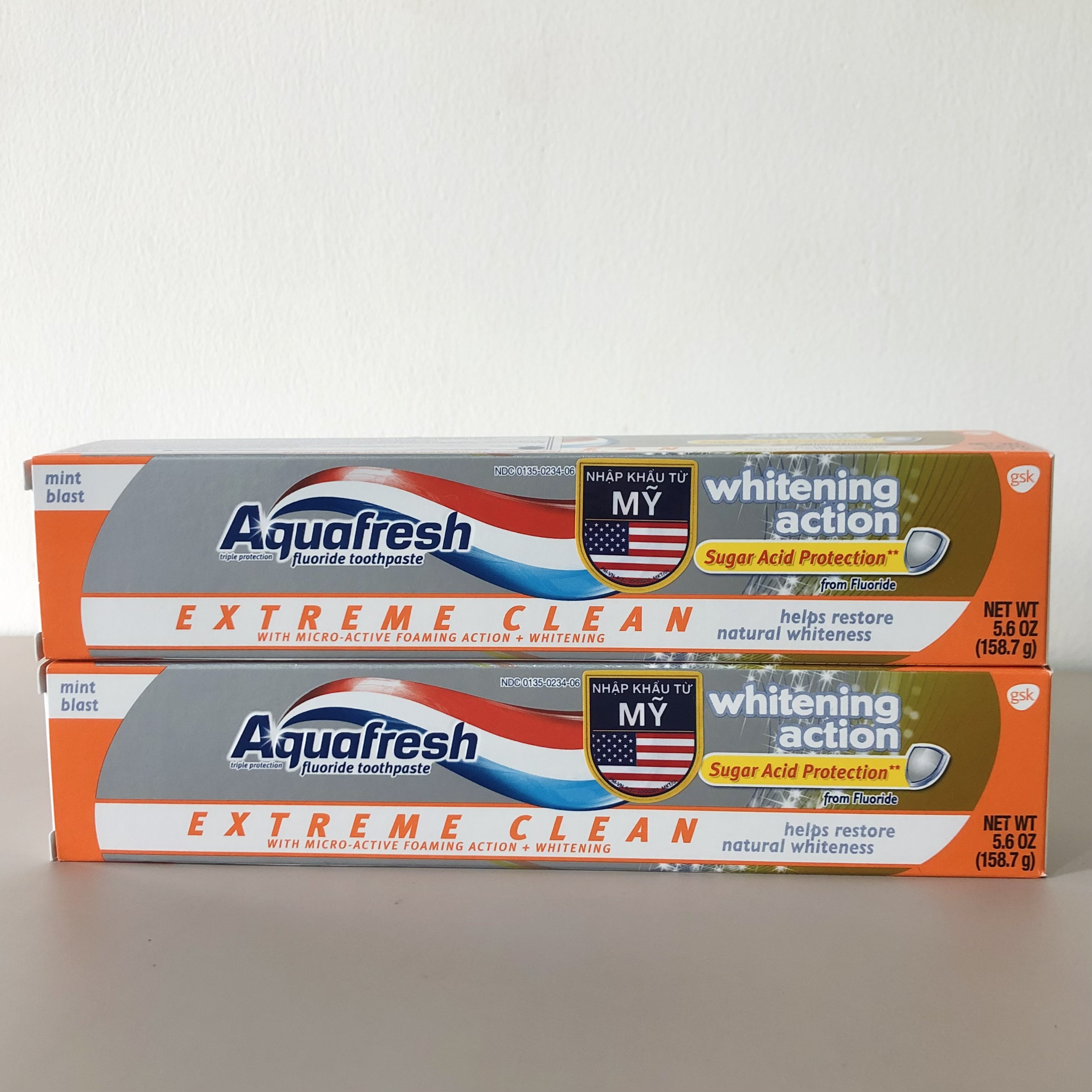 Kem Đánh Răng Aquafresh Extra Whitening Action Tuýp 158.7g Nhập Mỹ