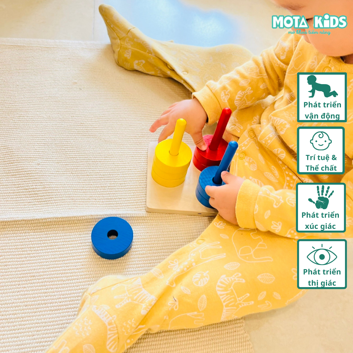 Đồ chơi chốt đứng màu với 3 màu với đĩa tròn cho bé từ 15-18 tháng Montessori Mota - Phát triển sự phối hợp tay và mắt