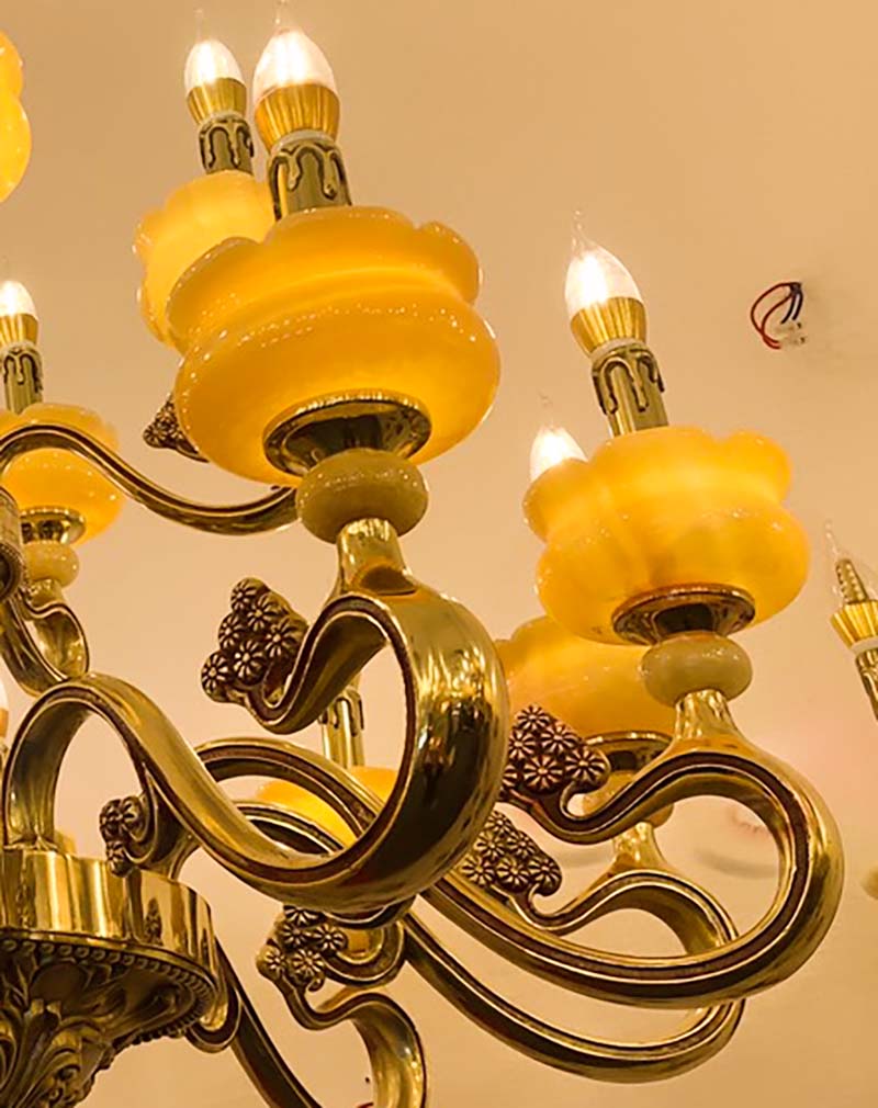 Đèn chùm đồng nguyên chất 15 bóng hoa văn họa tiết tinh xảo bền bỉ với thời gian, đèn chùm tân cổ điển kiểu dáng sang trọng tinh tế tạo điểm nhấn đắt giá cho mọi không gian nội thất
