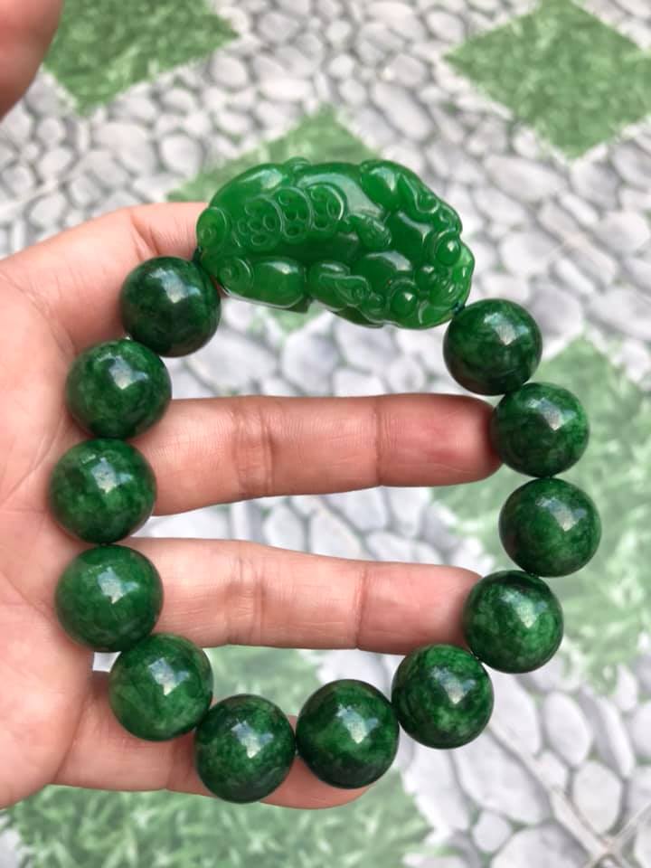 VÒNG TAY PHONG THỦY ĐÁ CẨM THẠCH TỲ HƯU HÚT TÀI LỘC MAY MẮN VÒNG NAM MỆNH THỦY , MỆNH MỘC ĐEO Ạ NAM TAY TO 75KG - 90KG ĐEO