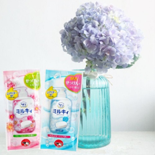 Set Mini - Sữa Tắm Dưỡng Trắng Mịn Da Chiết Xuất Sữa Bò Tươi Cow Milky Body Soap Floral ( 24mL) Random