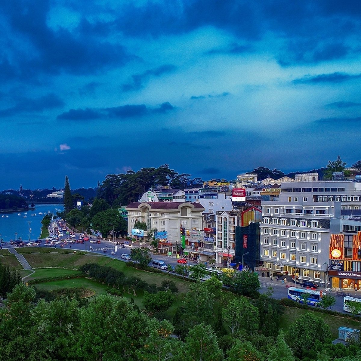 Park Hotel 3* Đà Lạt - Ngay Trung Tâm, Bữa Sáng, Gần Hồ Xuân Hương Và Chợ Đêm, Kiến Trúc Châu Âu Và Nhiều Dịch Vụ Hấp Dẫn